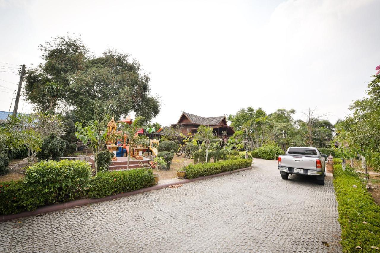 Oyo 536 Reuan Kanthima Ban Laem Chabang Exterior foto