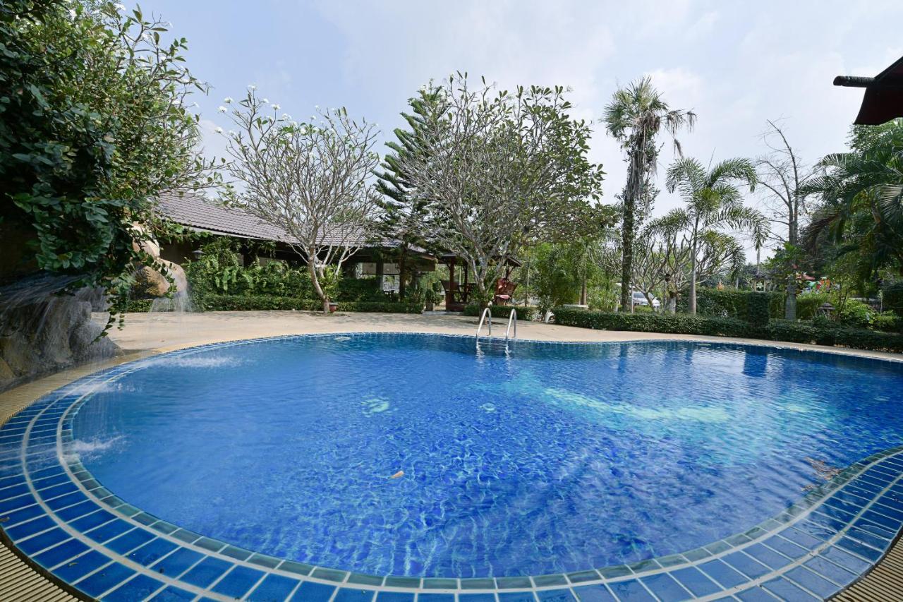 Oyo 536 Reuan Kanthima Ban Laem Chabang Exterior foto