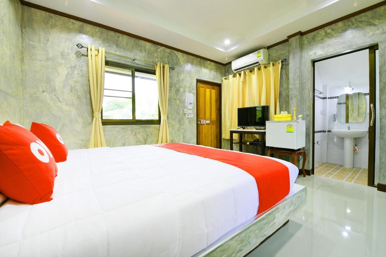 Oyo 536 Reuan Kanthima Ban Laem Chabang Exterior foto