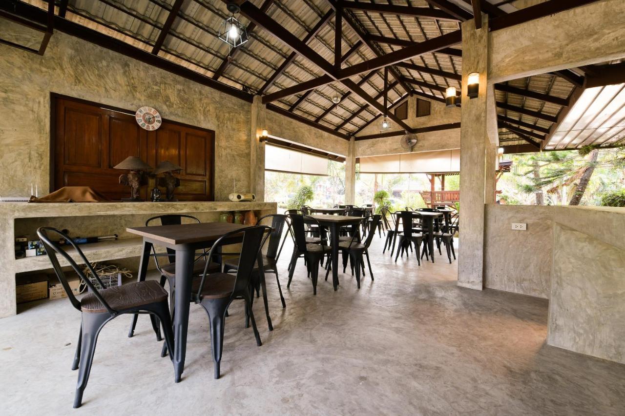 Oyo 536 Reuan Kanthima Ban Laem Chabang Exterior foto