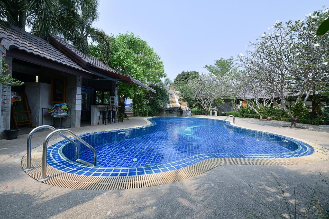 Oyo 536 Reuan Kanthima Ban Laem Chabang Exterior foto
