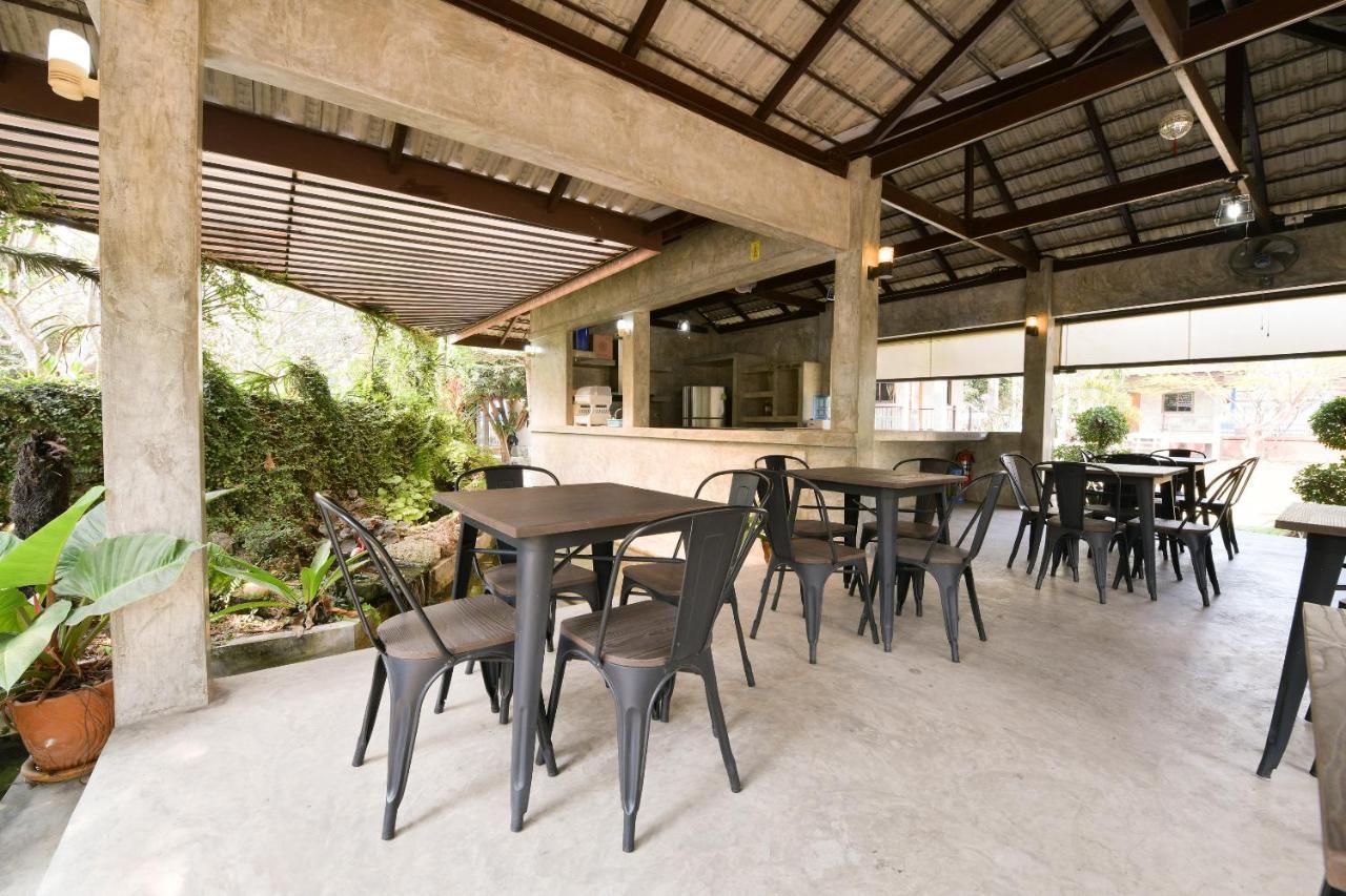 Oyo 536 Reuan Kanthima Ban Laem Chabang Exterior foto